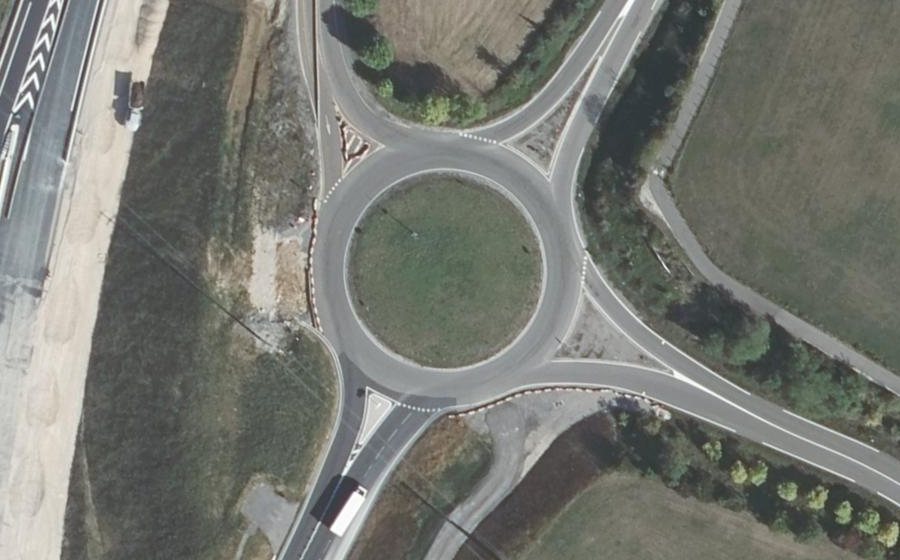 Vue aérienne du Rond-point anonyme n°941077845