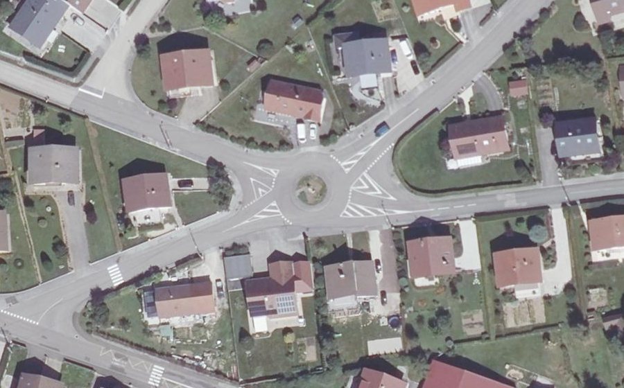 Vue aérienne du Rond-point anonyme n°941120473