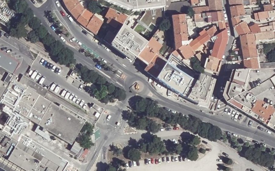 Vue aérienne du Rond-point anonyme n°941520788