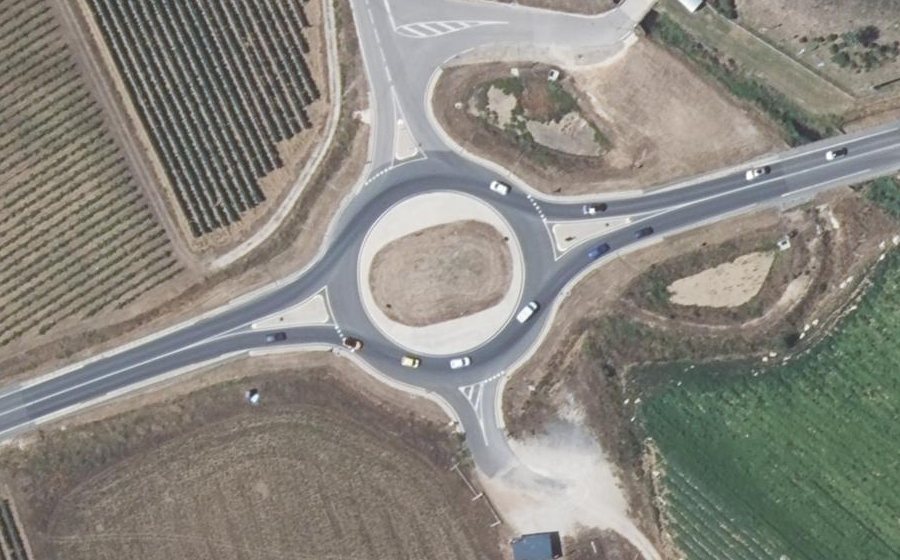 Vue aérienne du Rond-point anonyme n°941906714