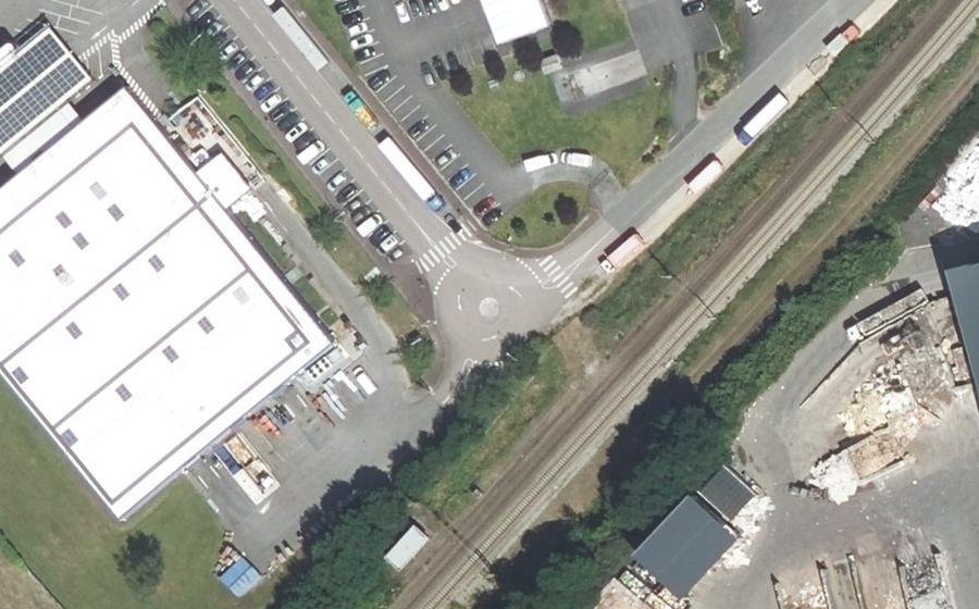 Vue aérienne du Rond-point anonyme n°942086789