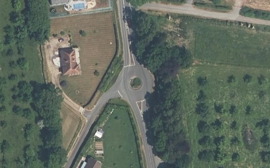 Vue aérienne du Route du Régiment Écossais