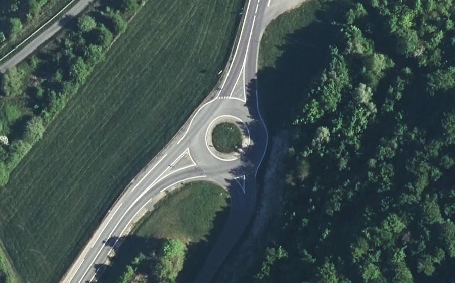 Vue aérienne du Rond-point anonyme n°94235055