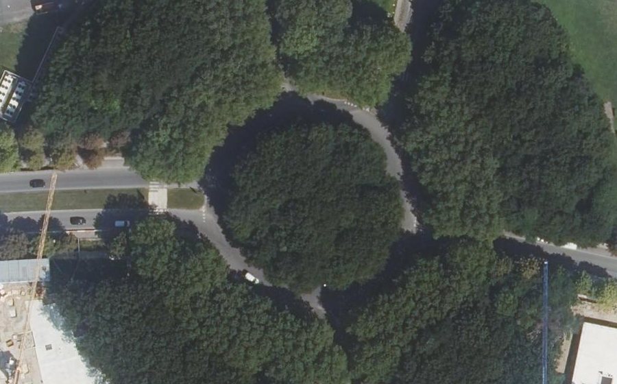 Vue aérienne du Rond-point anonyme n°942395523
