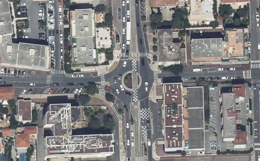 Vue aérienne du Rond-point anonyme n°942598615