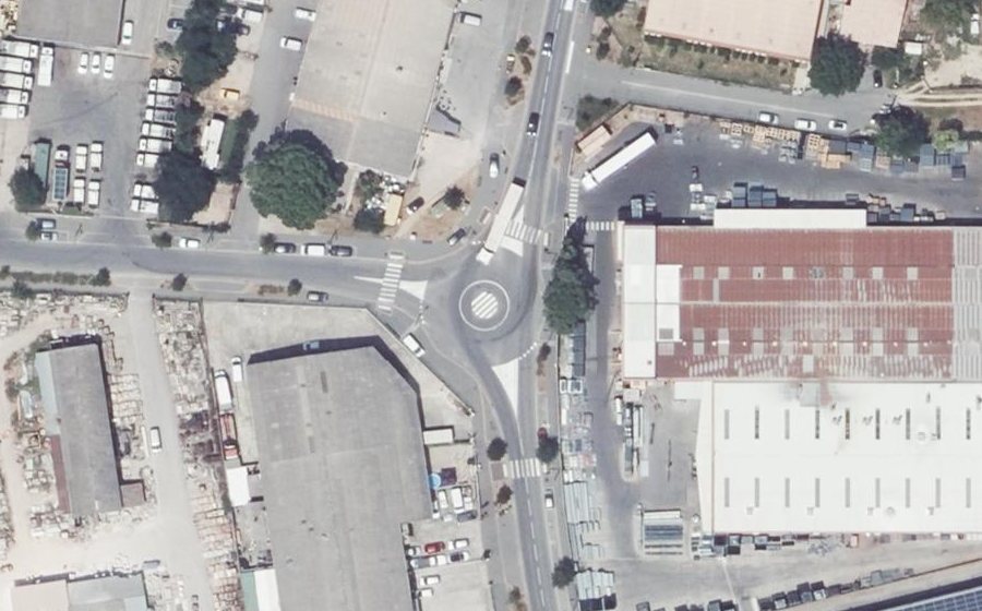 Vue aérienne du Rond-point anonyme n°942730237