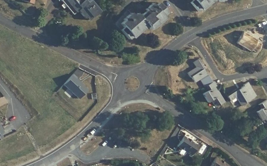 Vue aérienne du Rond-point anonyme n°942782102