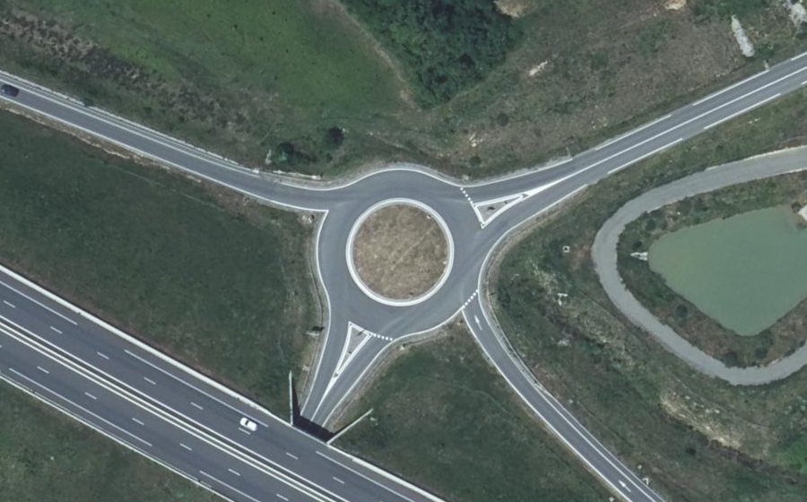Vue aérienne du Rond-point anonyme n°942997213