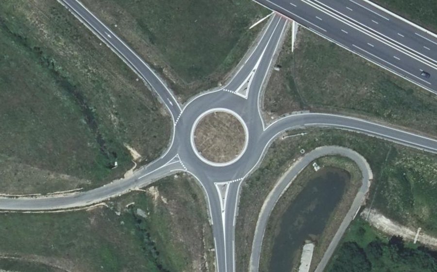 Vue aérienne du Rond-point anonyme n°942997217
