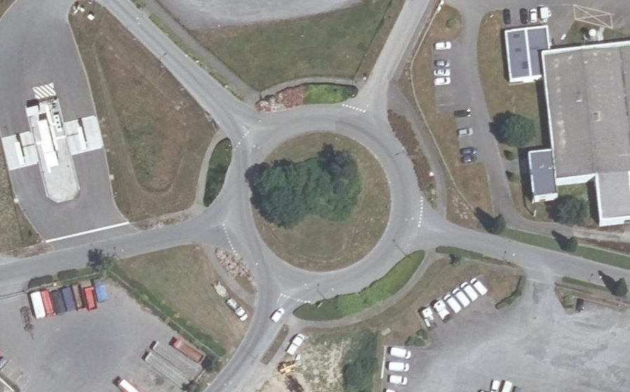 Vue aérienne du Rond-point anonyme n°94303130