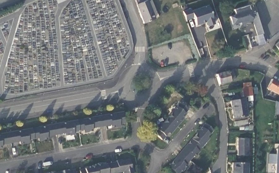 Vue aérienne du Rond-point anonyme n°943568859