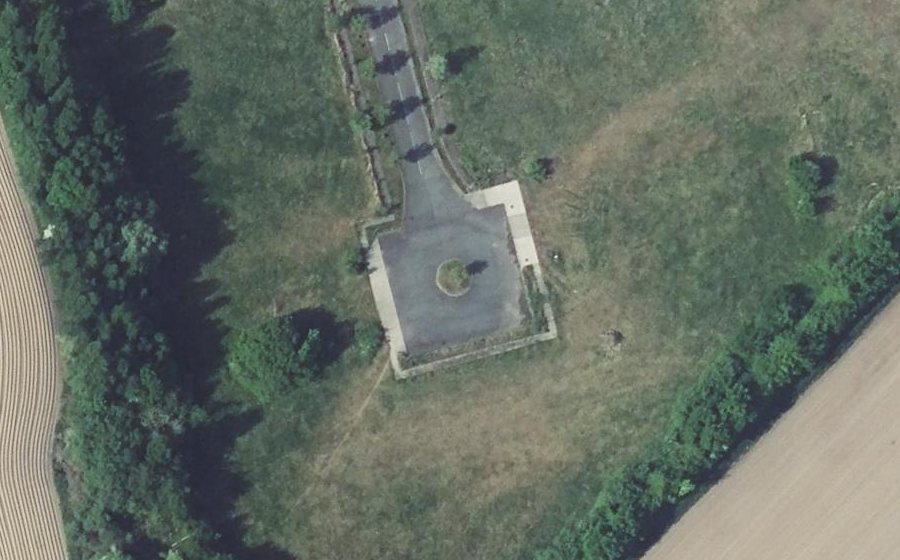 Vue aérienne du Rond-point anonyme n°944580517