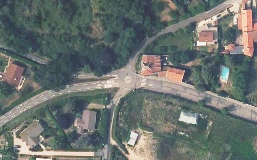 Vue aérienne du Rond-point anonyme n°944679238