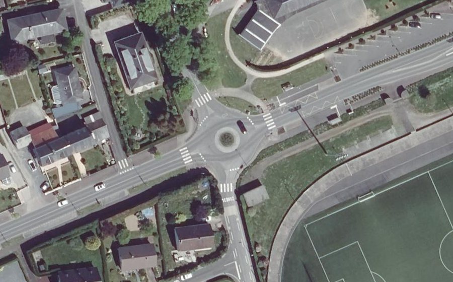 Vue aérienne du Rond-point anonyme n°945358323