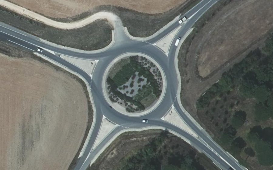 Vue aérienne du Rond-point anonyme n°945815668