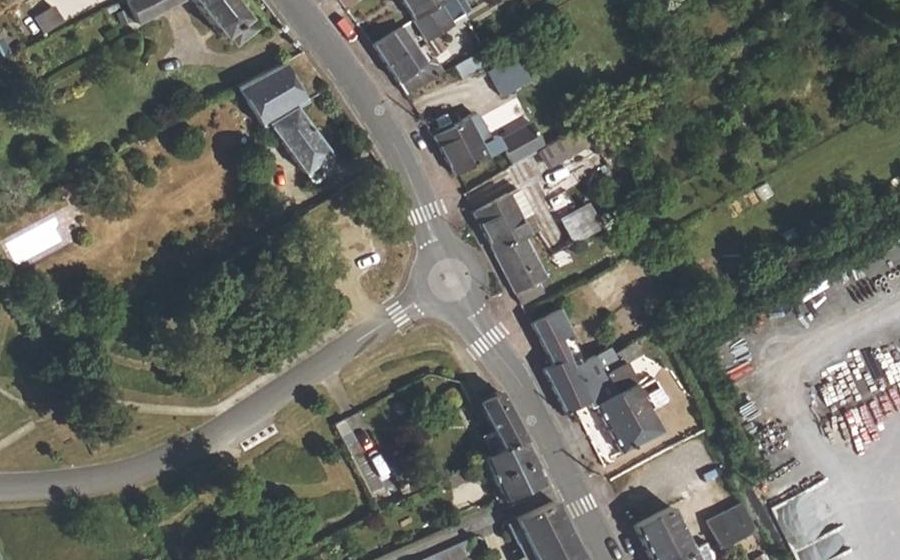 Vue aérienne du Rond-point anonyme n°946844966