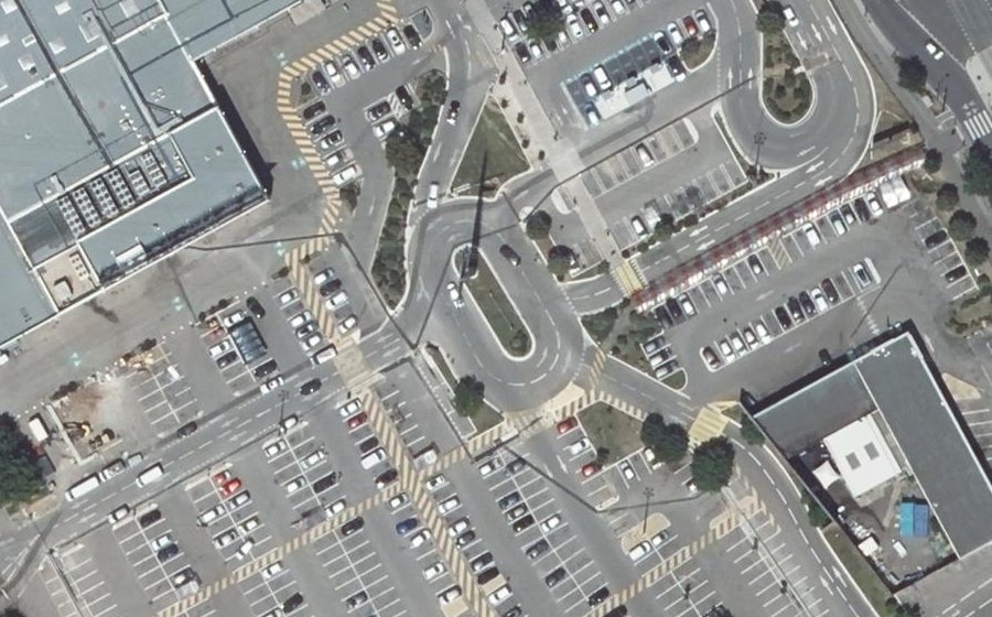 Vue aérienne du Rond-point anonyme n°94711960