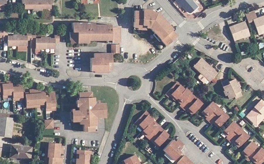 Vue aérienne du Rond-point anonyme n°94791938