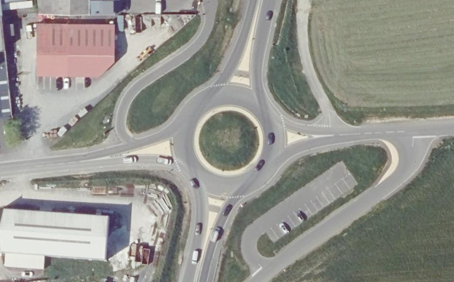 Vue aérienne du Rond-point anonyme n°948470334