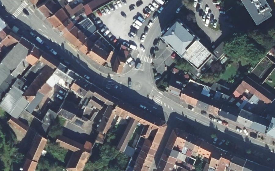 Vue aérienne du Rond-point anonyme n°948541828