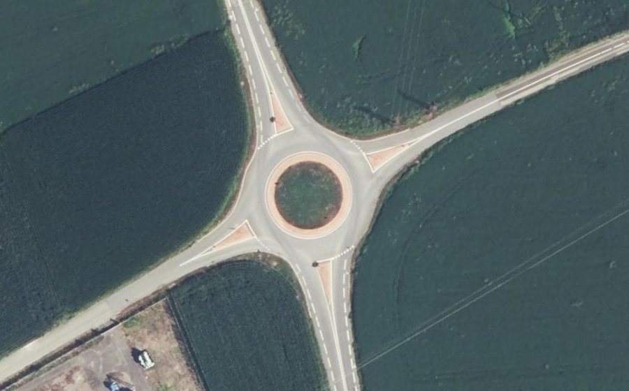Vue aérienne du Rond-point anonyme n°948627164