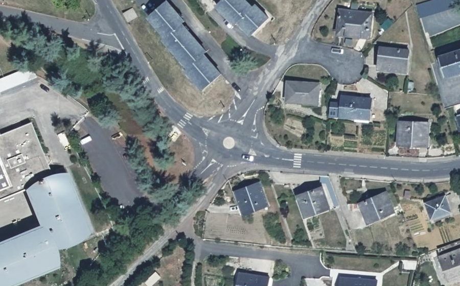Vue aérienne du Rond-point anonyme n°948941171