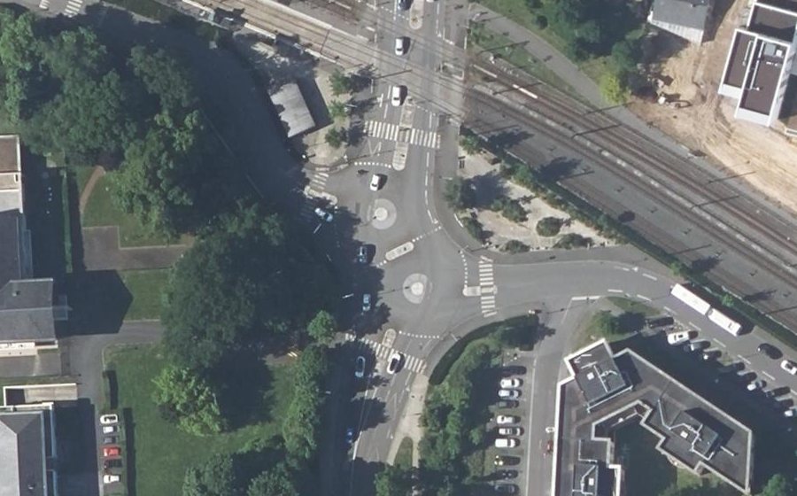 Vue aérienne du Rond-point anonyme n°948954414