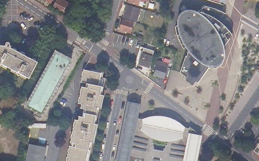 Vue aérienne du Rond-point anonyme n°949184866