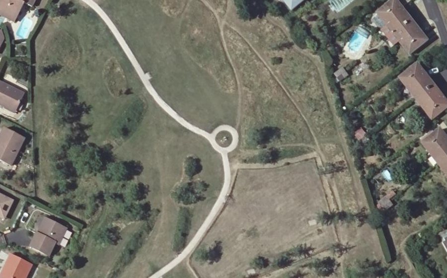 Vue aérienne du Rond-point anonyme n°949527178