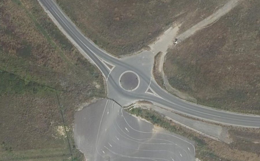 Vue aérienne du Rond-point anonyme n°949727537