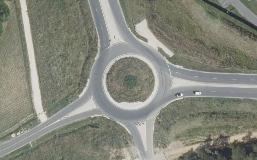 Vue aérienne du Rond-point anonyme n°950125195