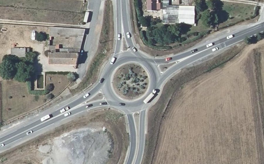 Vue aérienne du Rond-point anonyme n°9509283