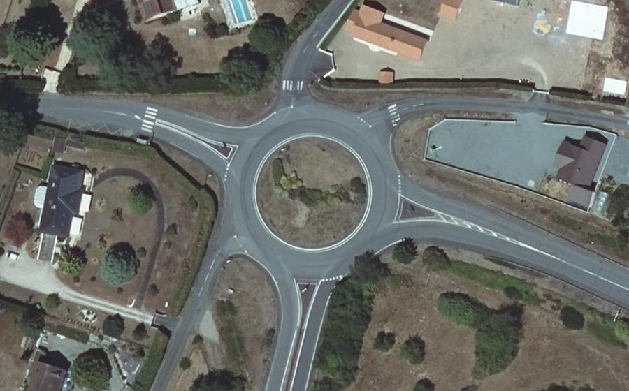 Vue aérienne du Rond-point anonyme n°95097730