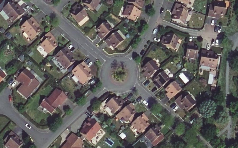 Vue aérienne du Rond-point anonyme n°95104537