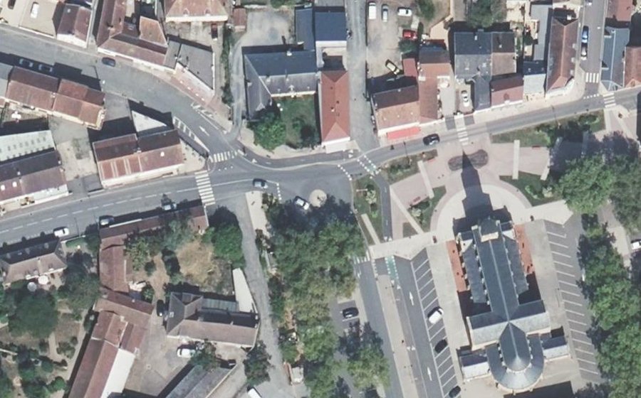 Vue aérienne du Rond-point anonyme n°951329623
