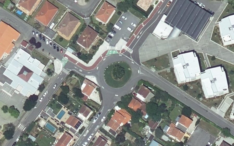 Vue aérienne du Rond-point anonyme n°9514160