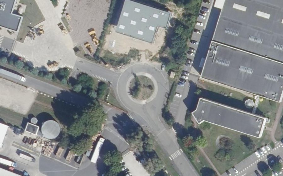 Vue aérienne du Rond-point anonyme n°951478958