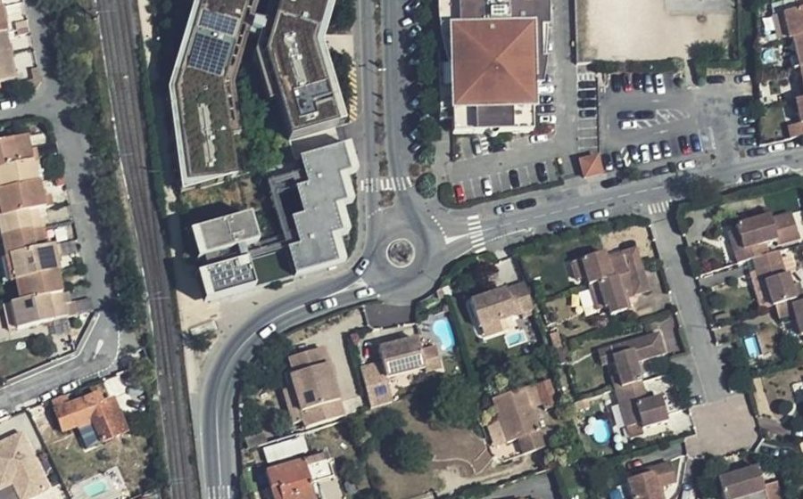 Vue aérienne du Rond-point anonyme n°951562735