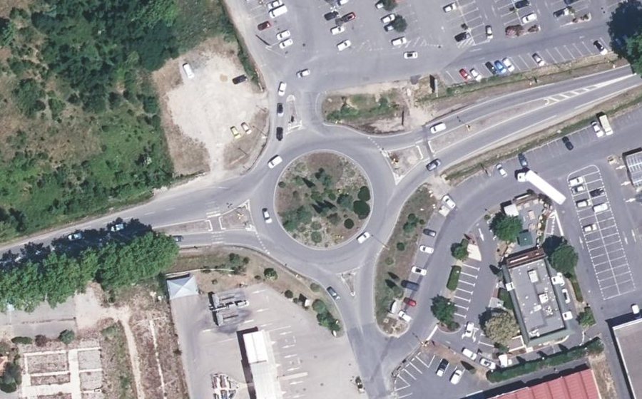 Vue aérienne du Rond-point anonyme n°95207307