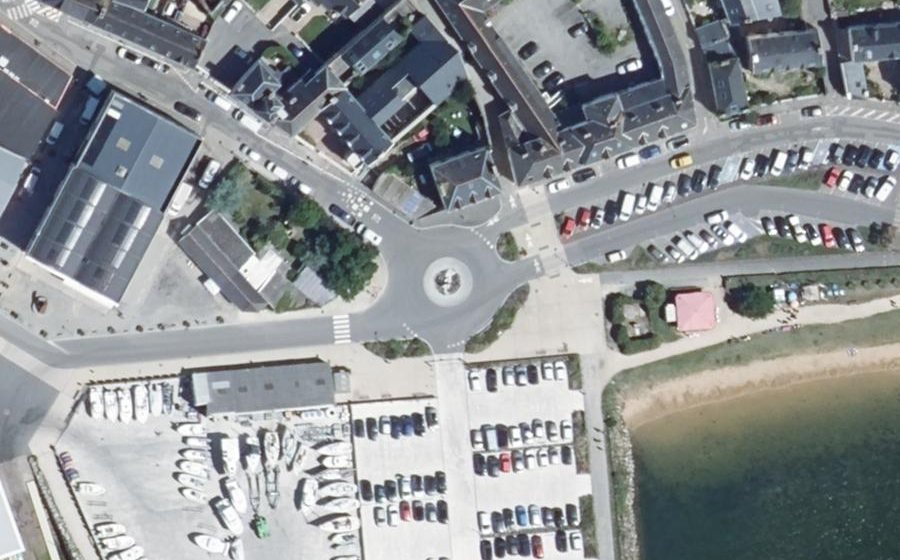 Vue aérienne du Rond-point anonyme n°952795220