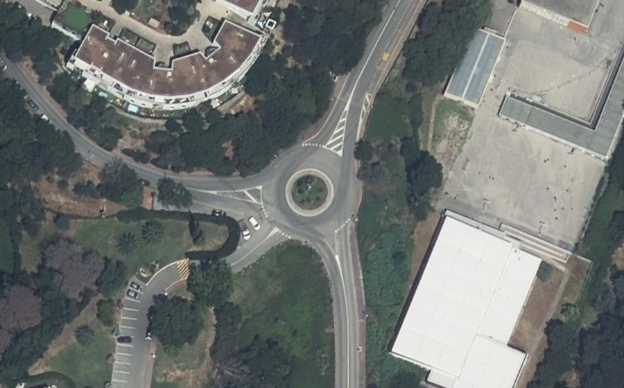 Vue aérienne du Rond-point anonyme n°95304185
