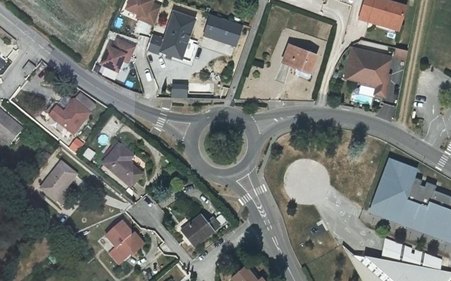 Vue aérienne du Rond-point anonyme n°95312184