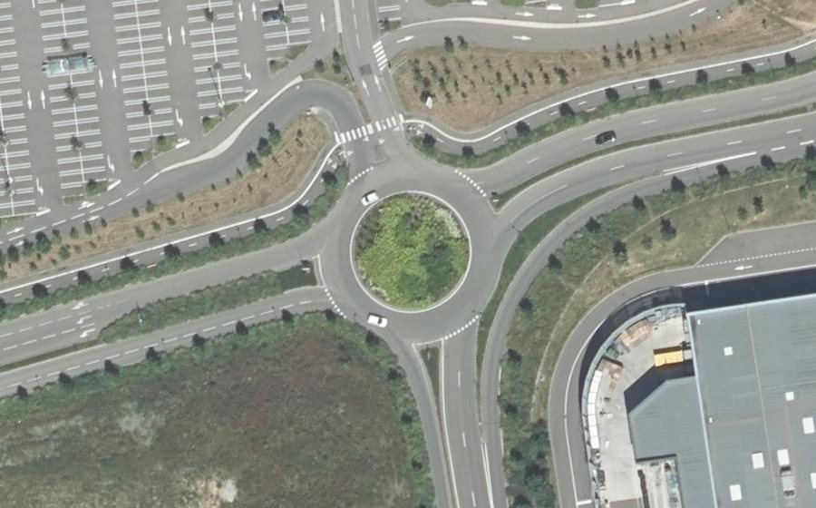 Vue aérienne du Rond-point anonyme n°953568256