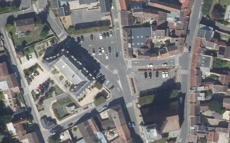 Vue aérienne du Rond-point anonyme n°953645848
