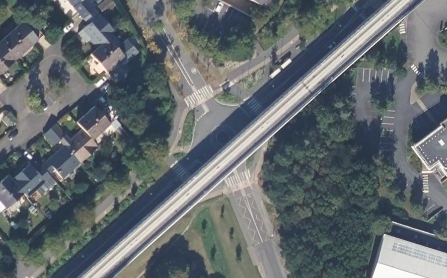 Vue aérienne du Rond-point anonyme n°953780037