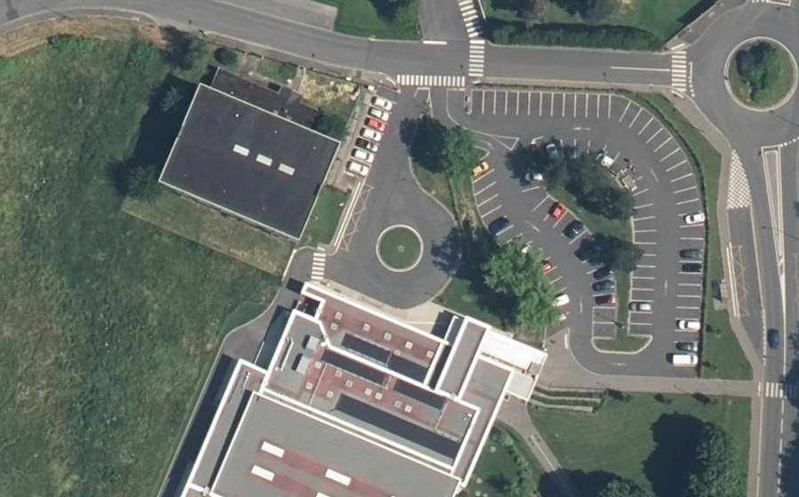 Vue aérienne du Rond-point anonyme n°95415705