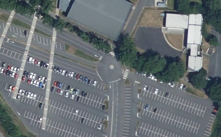 Vue aérienne du Rond-point anonyme n°954342384
