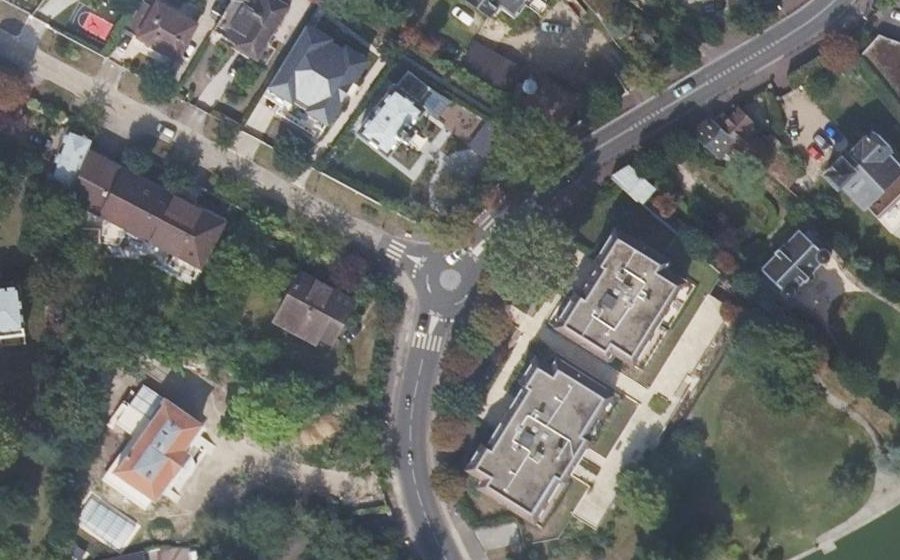Vue aérienne du Rond-point anonyme n°954414096