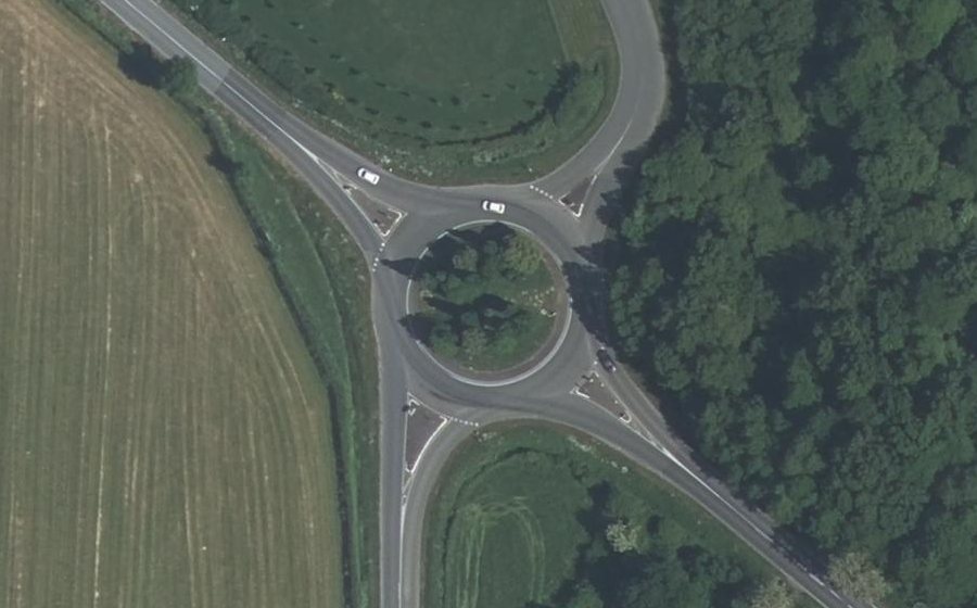 Vue aérienne du Rond-point anonyme n°95499527