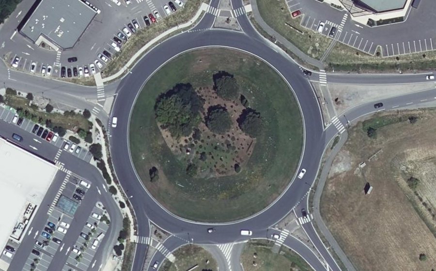 Vue aérienne du Rond-Point de la Porteuse de Cassoulet